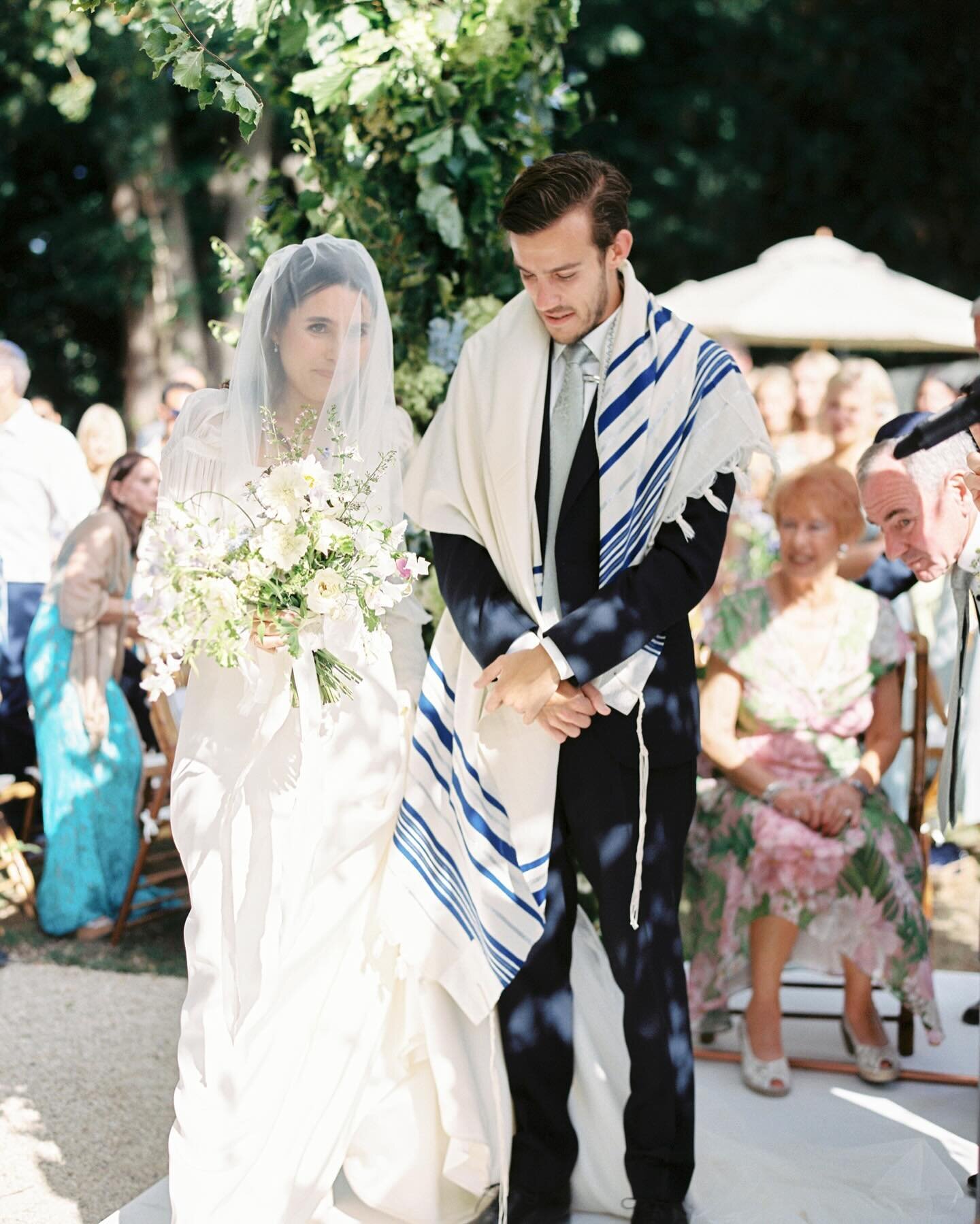 Beautiful moments at @oakleycourt two summers ago for Allie &amp; Dan&rsquo;s wedding celebration

Team:⁠
Photography &amp; Video: @storiesfromeros ⁠
Venue: @oakleycourt ⁠
Planning and Furniture: @loungeandlinger ⁠
Dress: @tephilondon ⁠
MUA: @doeydru